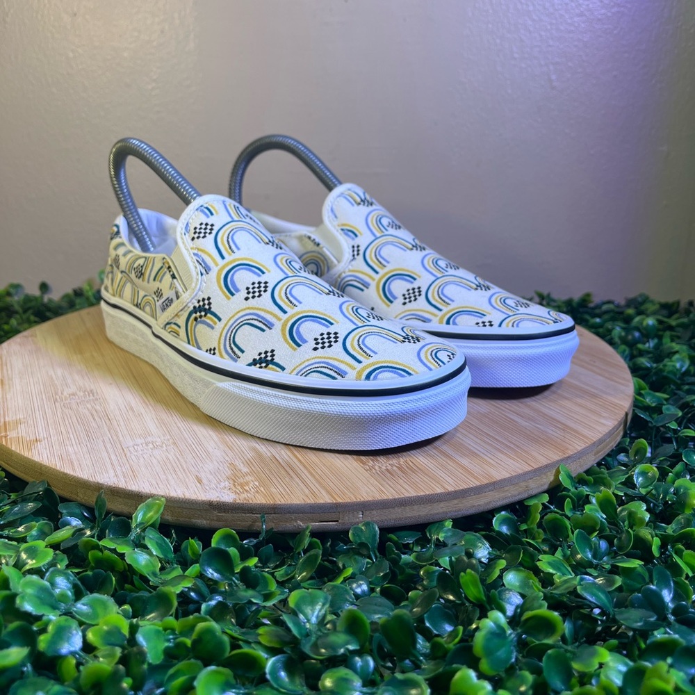 🔥 NEW VANS CLASSIC SLIP-ON RAINBOW SKATEBOARDING SHOES WOMENS SIZE 7 MENS 5.5